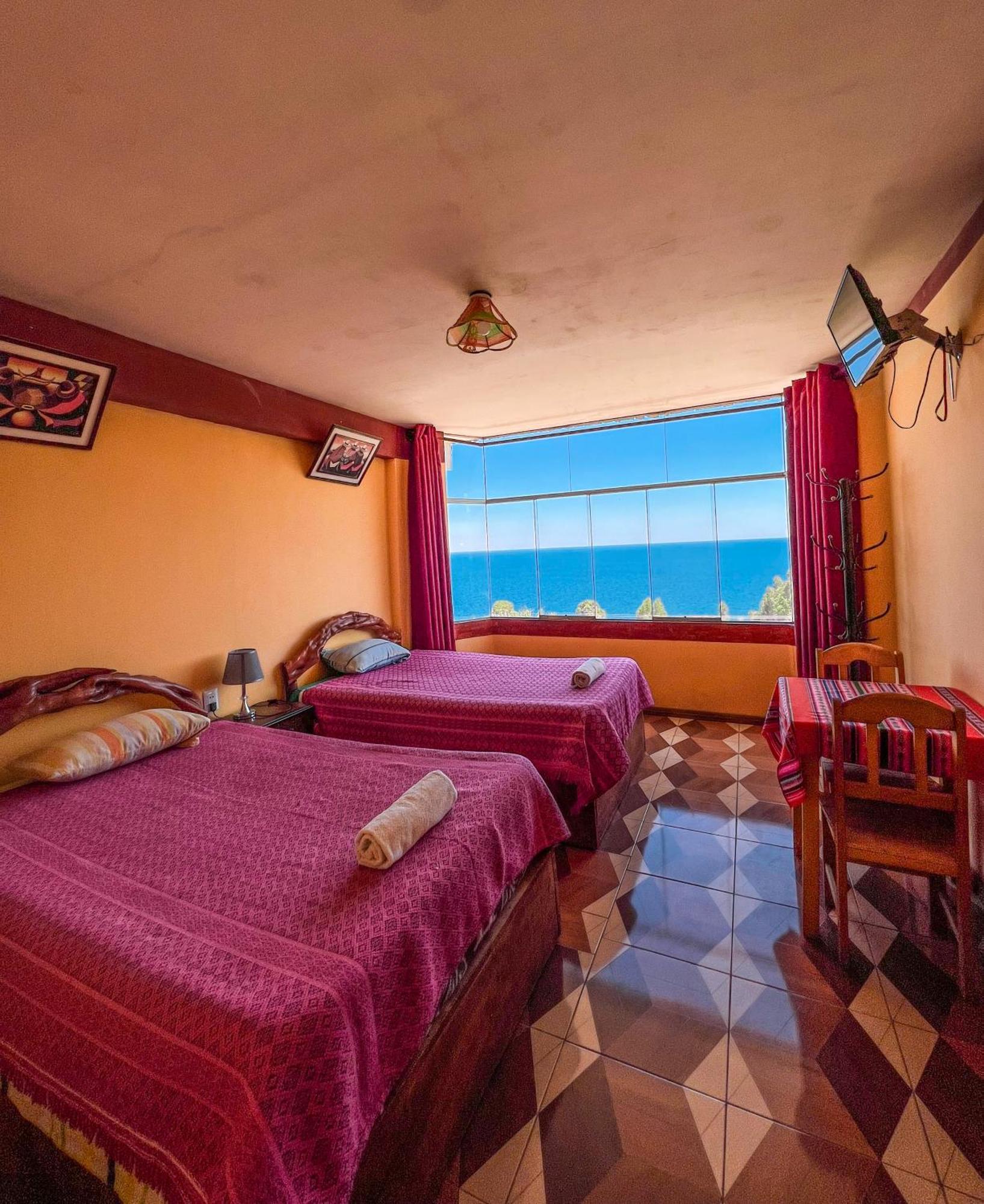 Hostal Sol Y Lago โกปากาบานา ภายนอก รูปภาพ