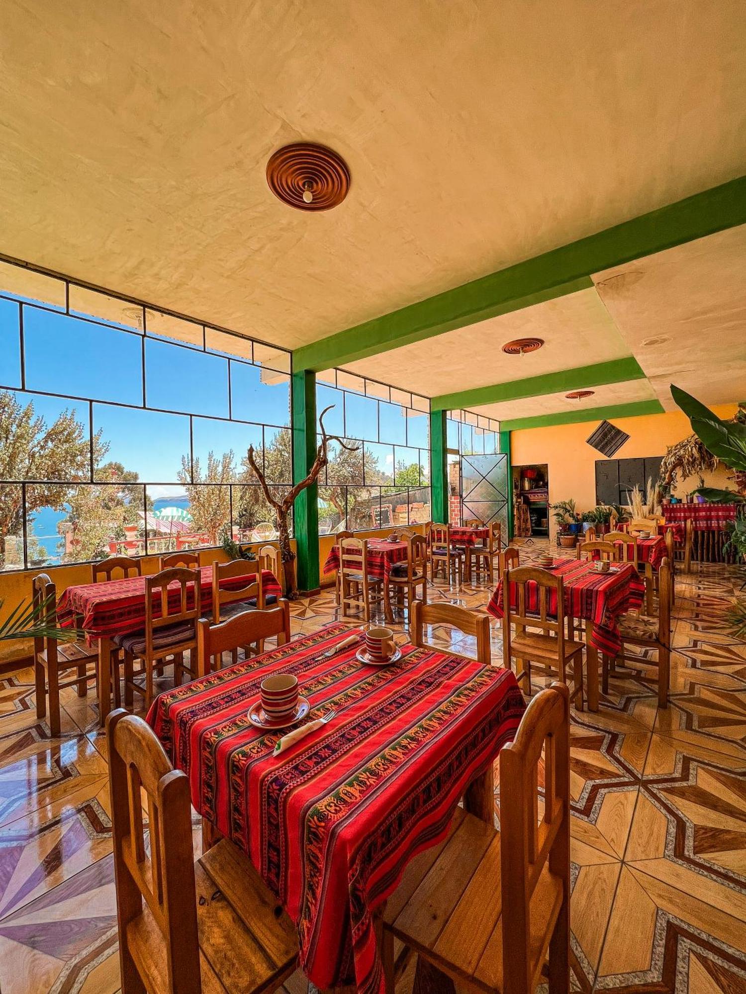 Hostal Sol Y Lago โกปากาบานา ภายนอก รูปภาพ