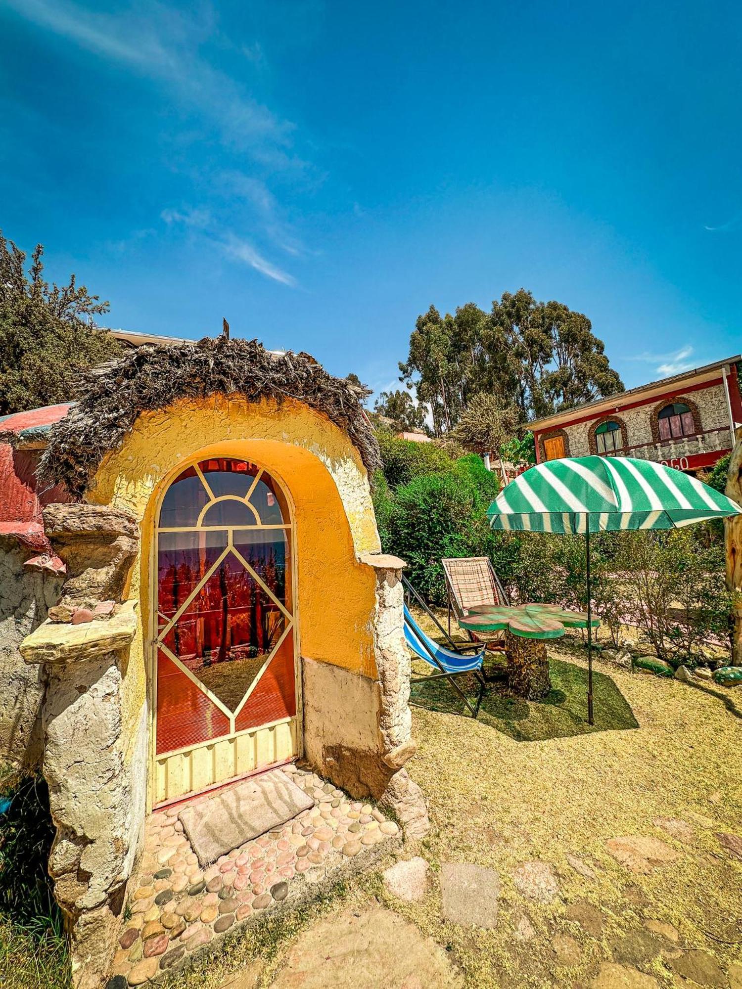 Hostal Sol Y Lago โกปากาบานา ภายนอก รูปภาพ