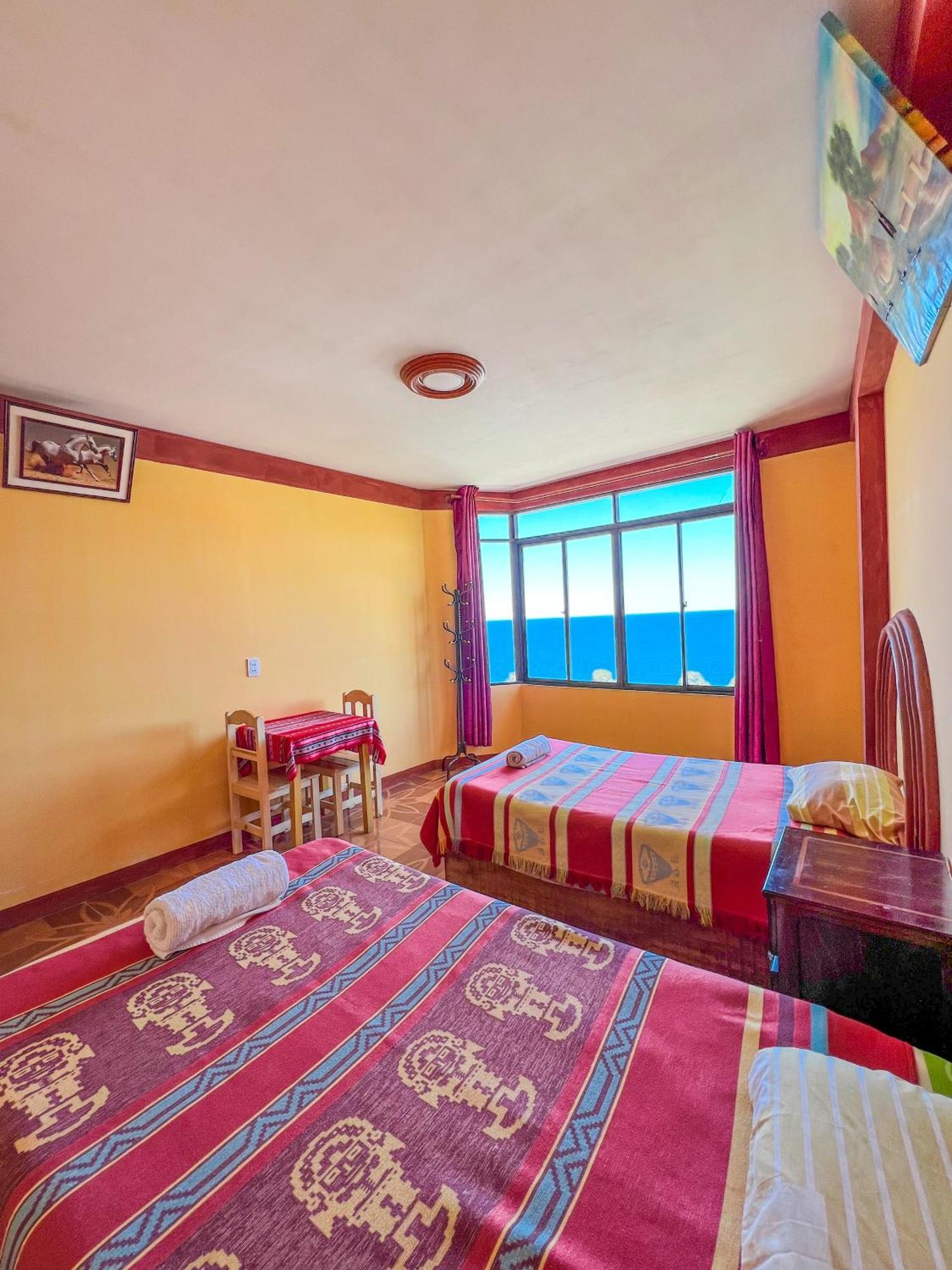 Hostal Sol Y Lago โกปากาบานา ภายนอก รูปภาพ