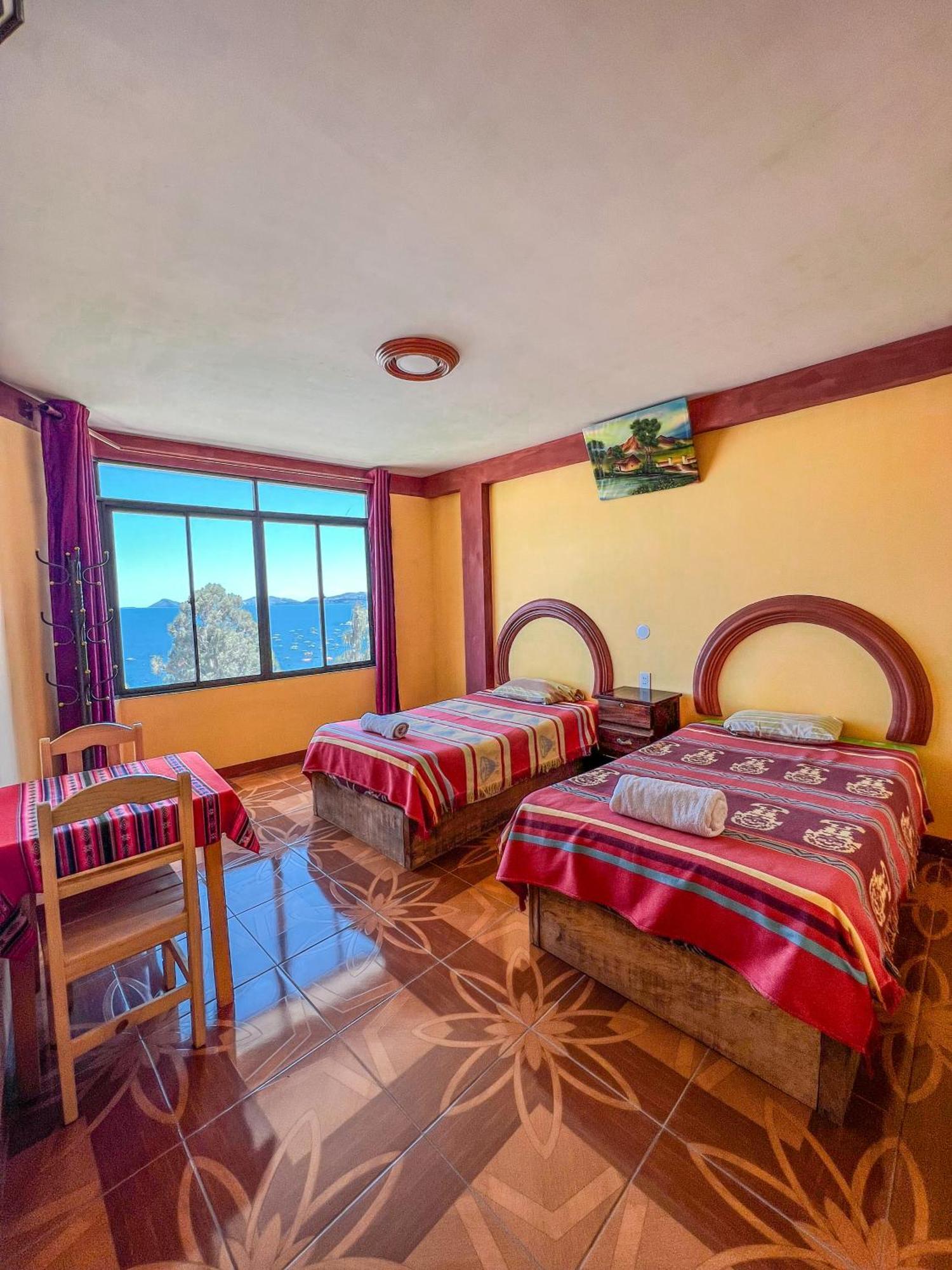 Hostal Sol Y Lago โกปากาบานา ภายนอก รูปภาพ