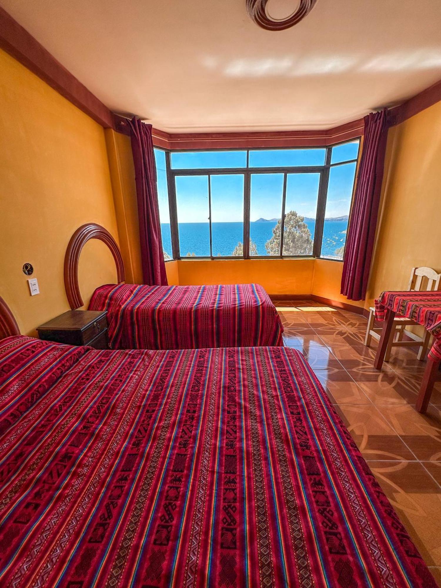 Hostal Sol Y Lago โกปากาบานา ภายนอก รูปภาพ