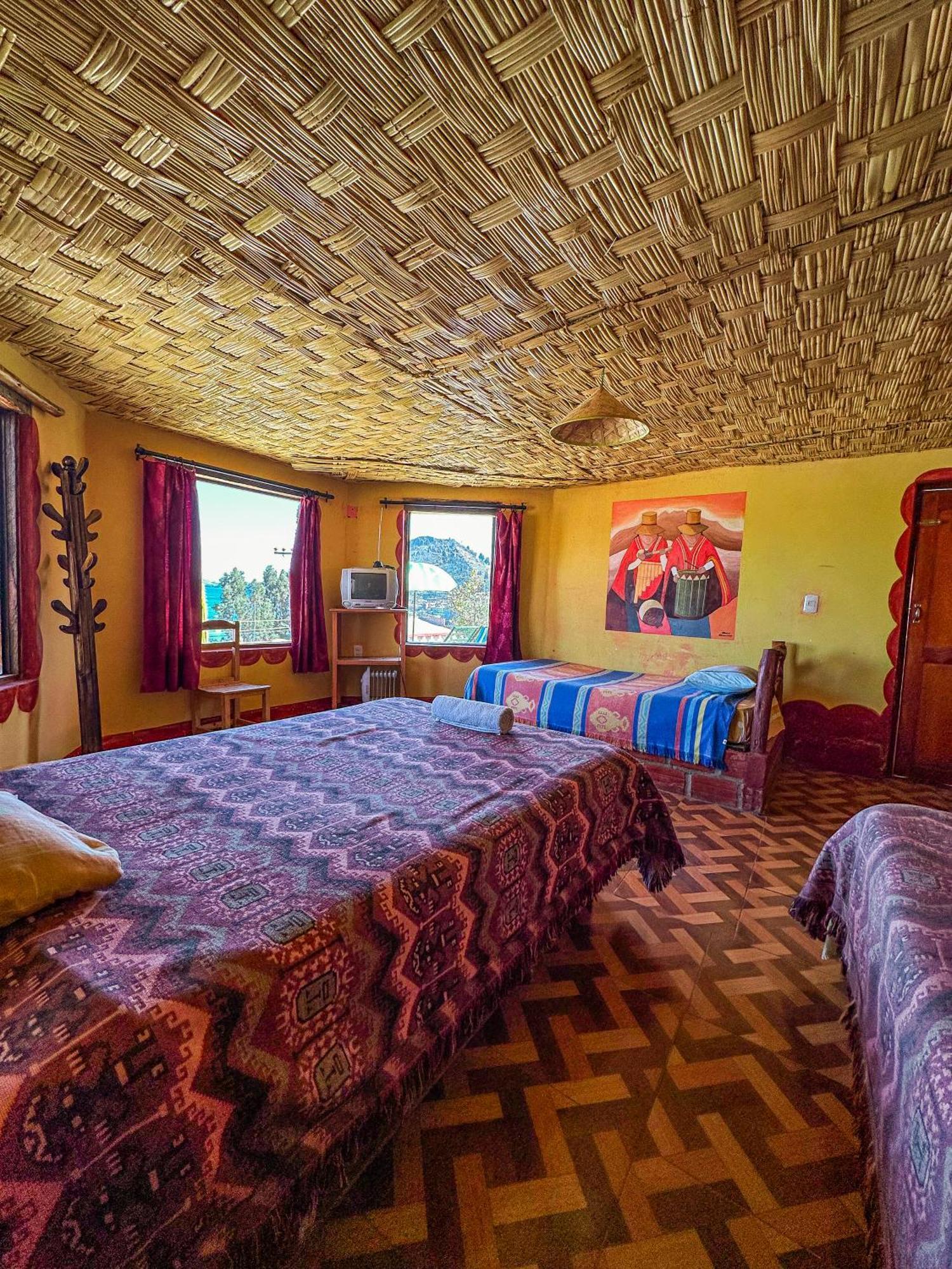 Hostal Sol Y Lago โกปากาบานา ภายนอก รูปภาพ