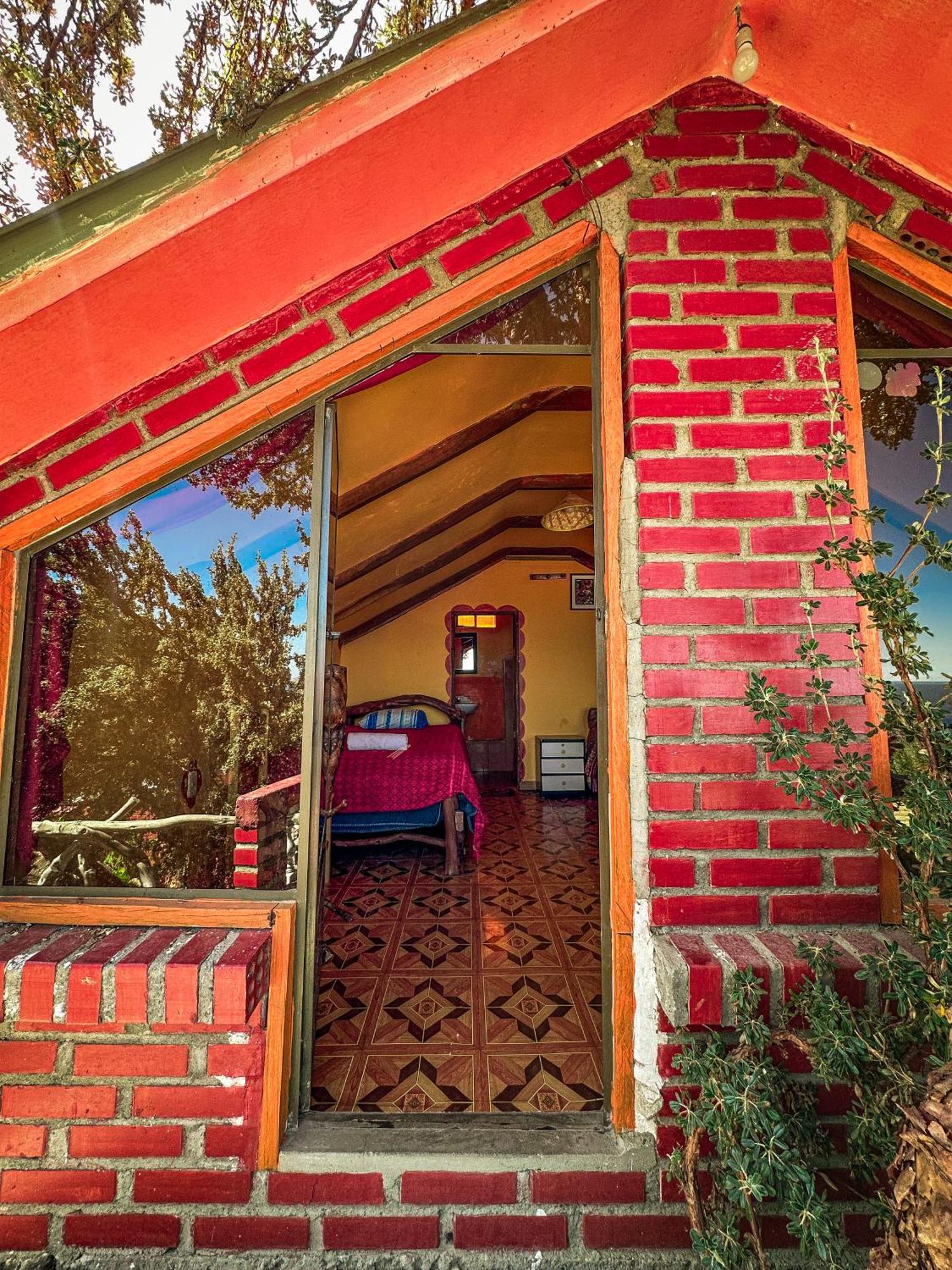 Hostal Sol Y Lago โกปากาบานา ภายนอก รูปภาพ